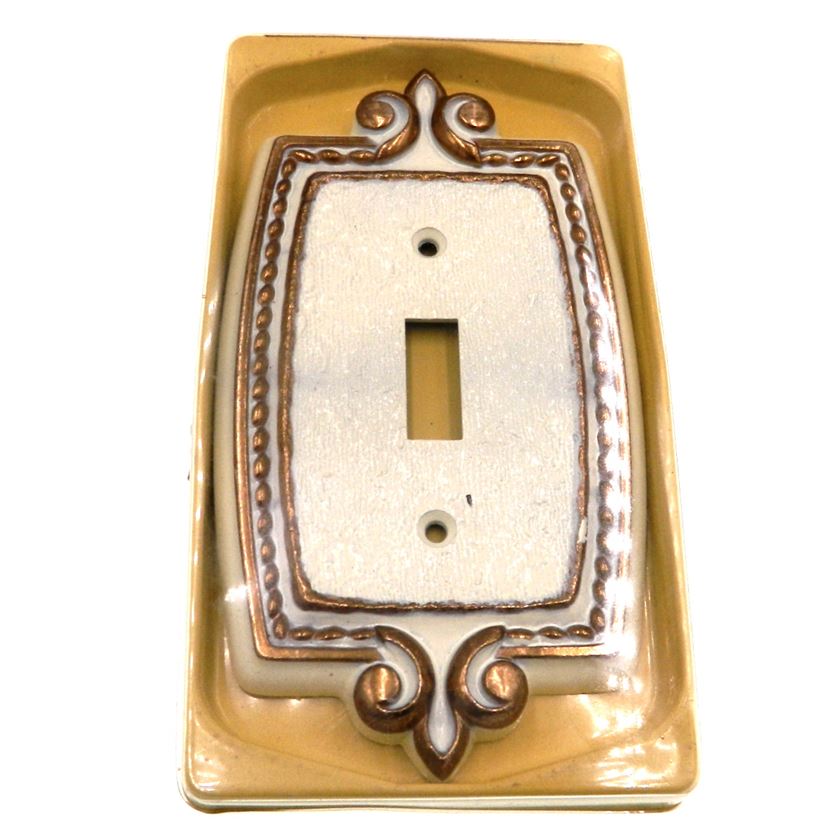 Vintage Amerock Bonaventure Wall Single Light Switch Plate Regency White 8881-RW